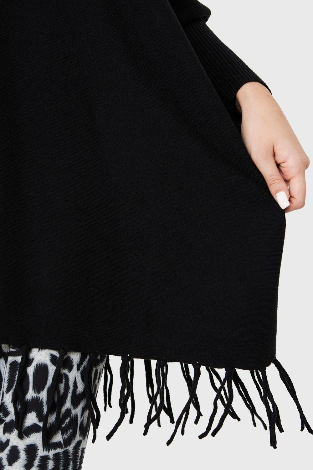 Poncho Murciélago Flecos Negro Nicopoly-5