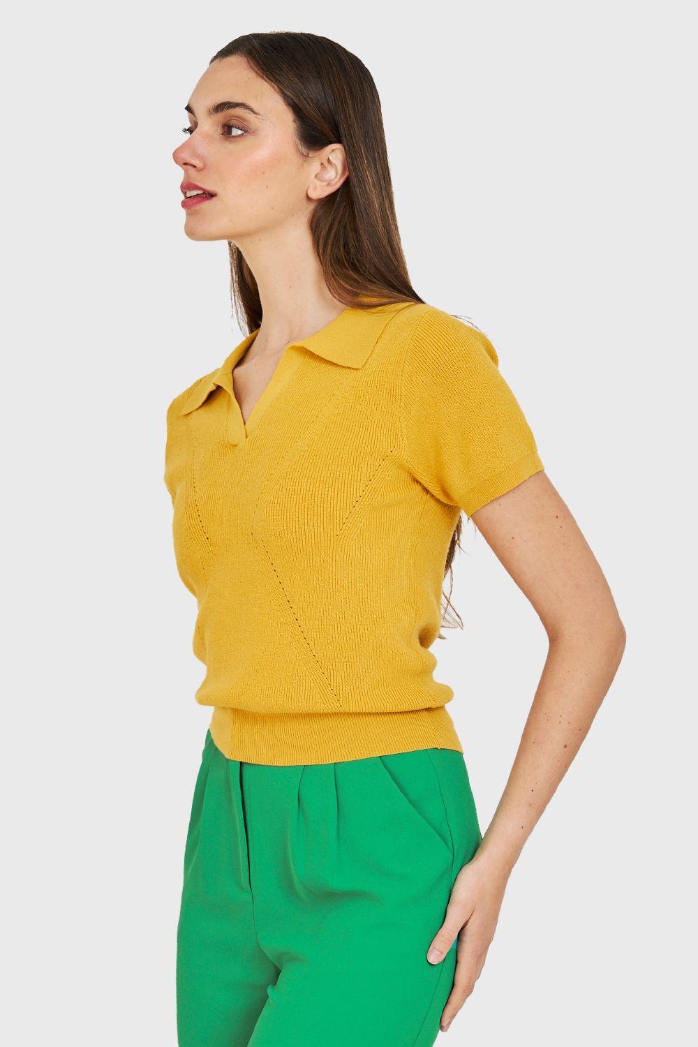 Polera Cuello Camisero Amarillo Nicopoly-2