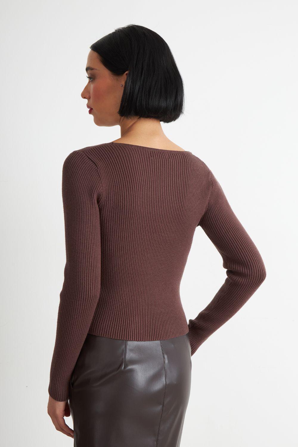 Sweater Escote Asimétrico Café Nicopoly-3