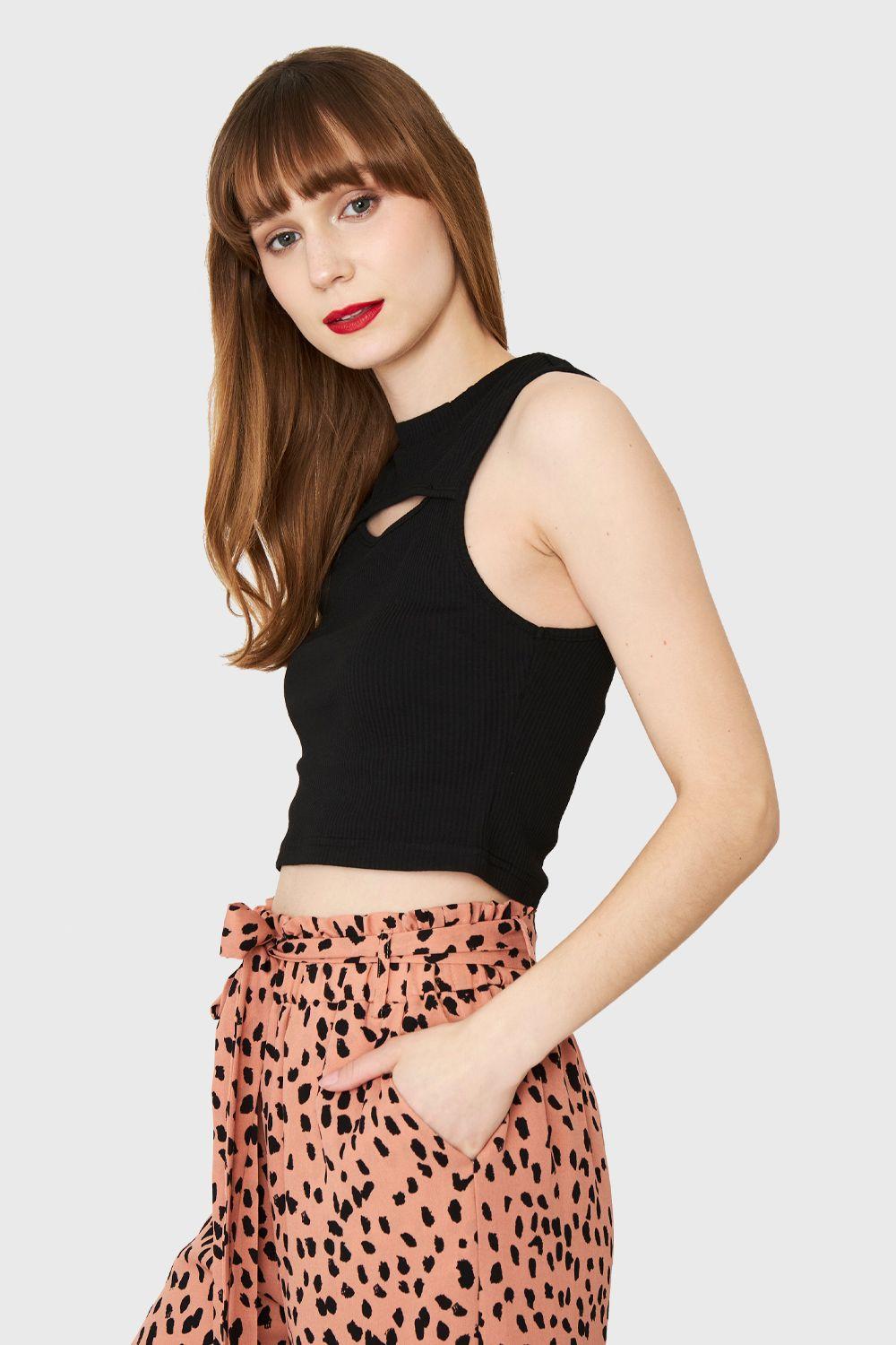 Polera Crop Top Cut Out Negro Nicopoly-2