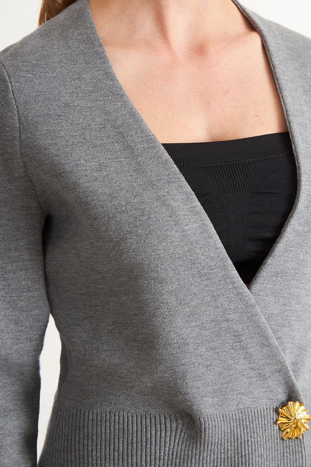 Cárdigan Cruzado con Botón Gris Nicopoly-5