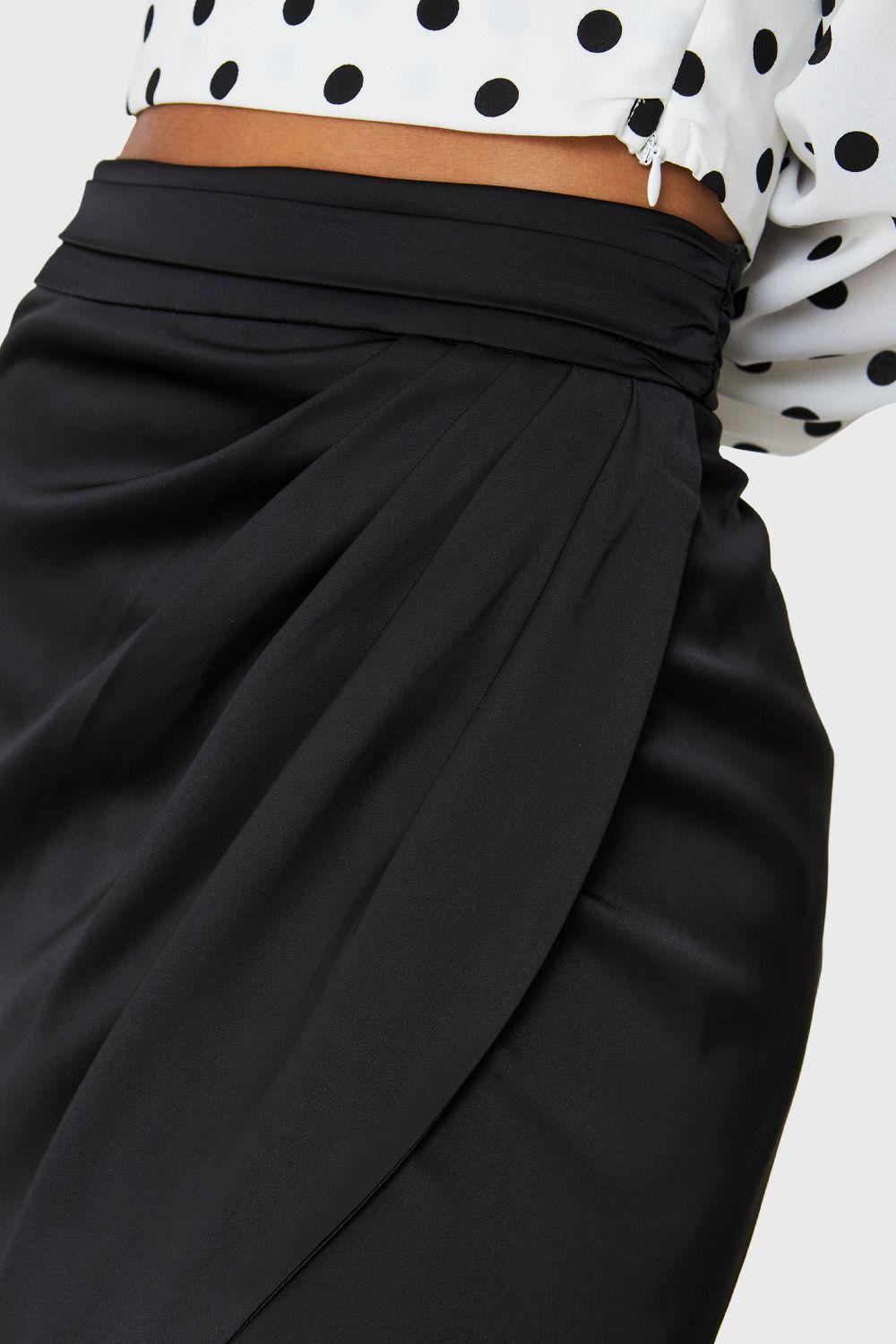 Falda Tulipán Tipo Satín Negro Nicopoly-5