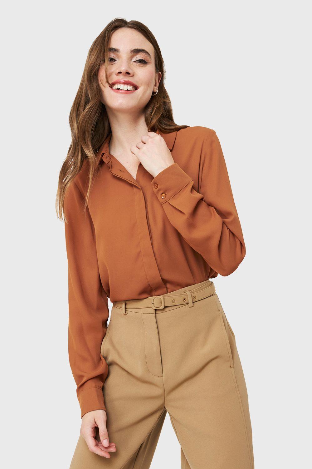 Blusa Básica Botonera Invisible Camel Nicopoly-4