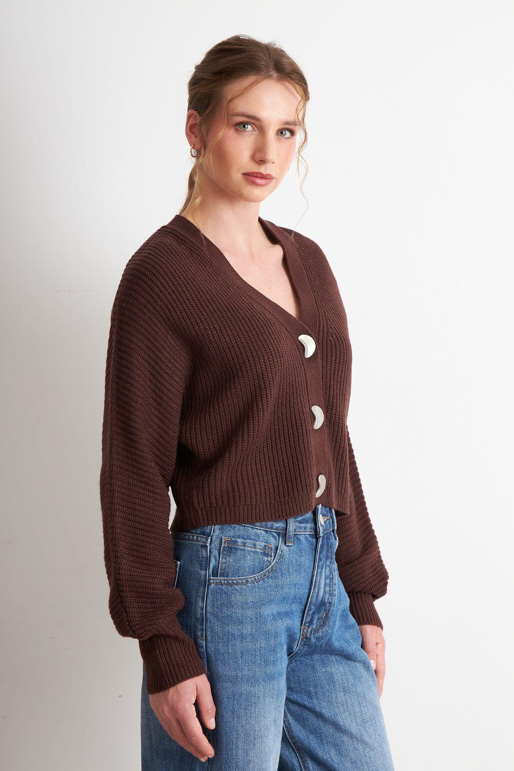 Cárdigan Cuello V con 3 Botones Café Nicopoly-2