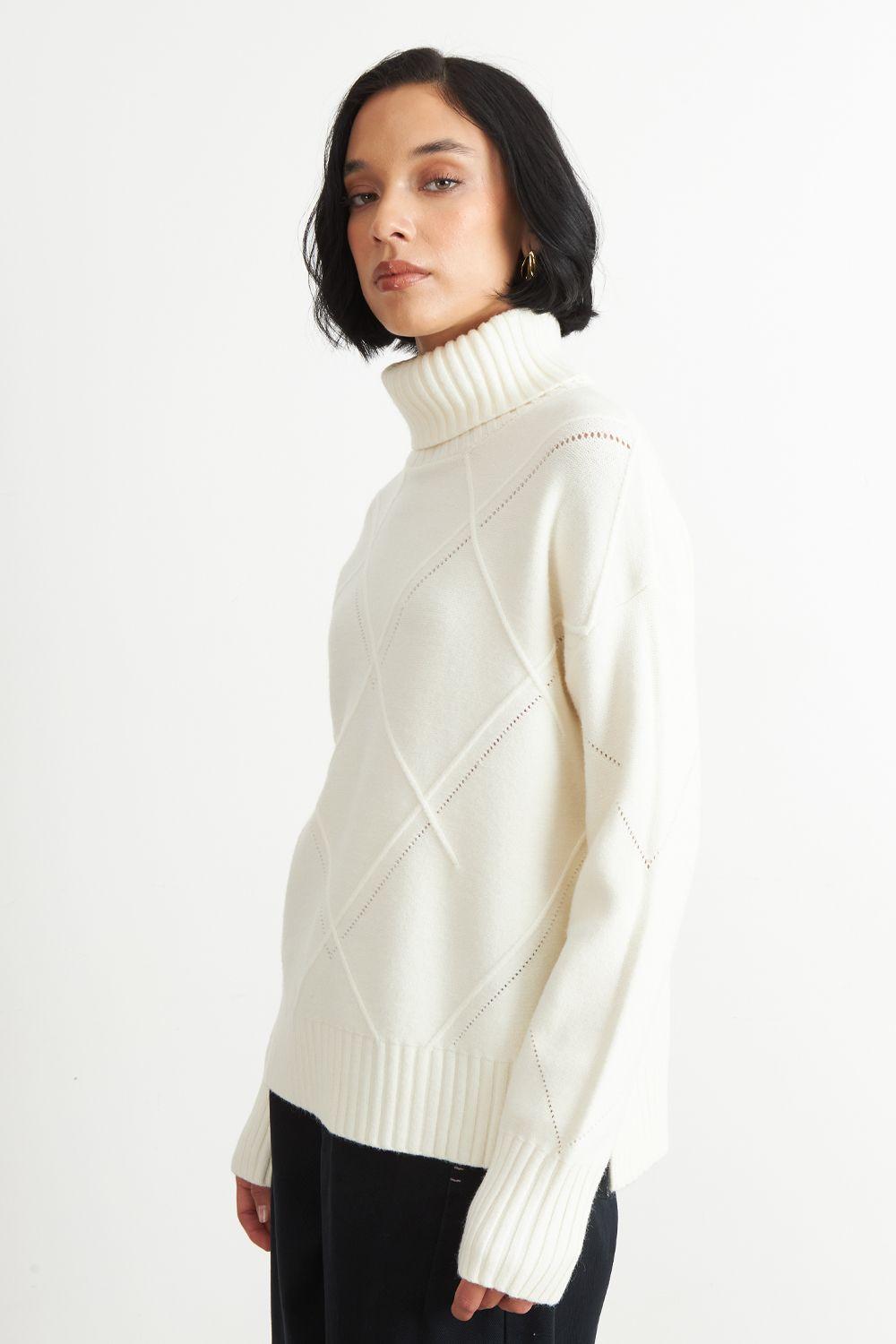 Sweater Cuello Alto Rombos Blanco Nicopoly-2