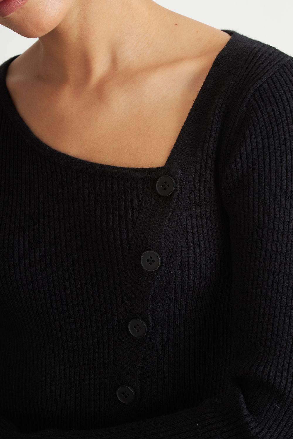 Sweater Escote Asimétrico Negro Nicopoly-5