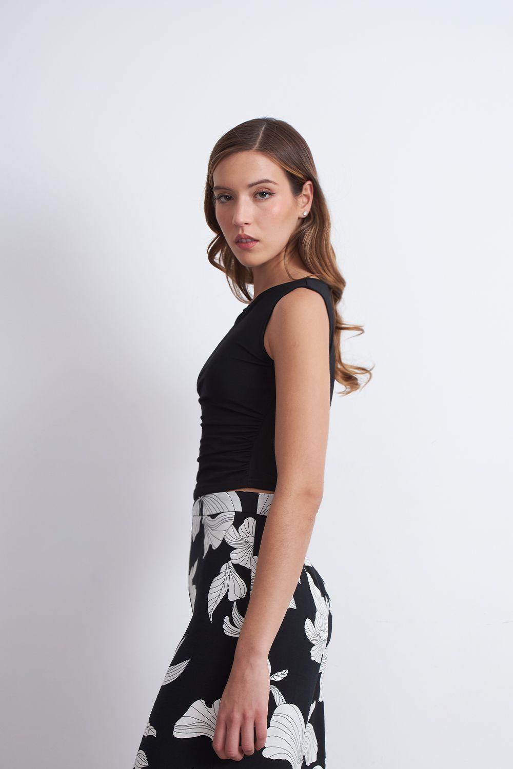 Polera Malla Sin Mangas Negro Nicopoly-2