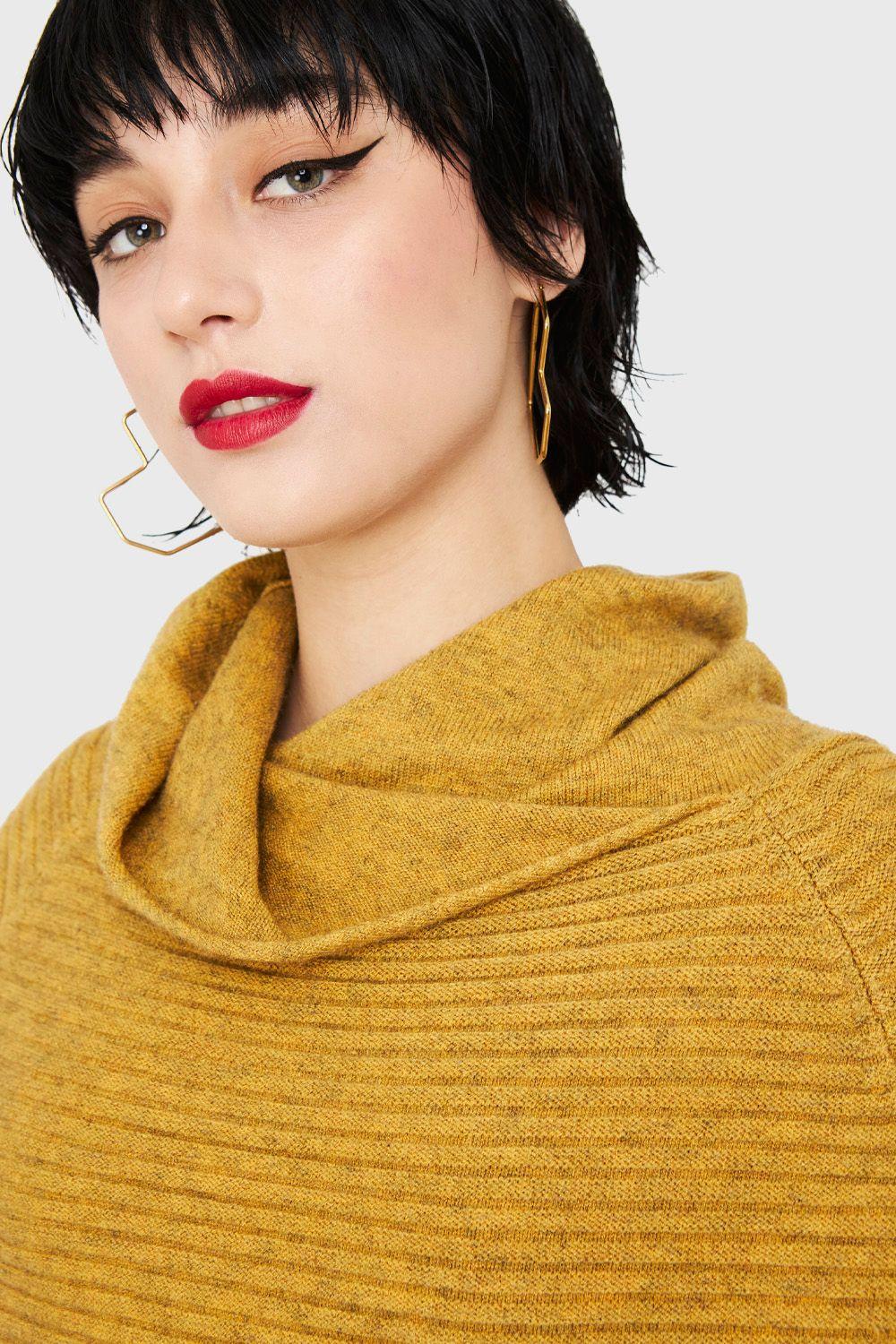 Sweater Acanalado Cuello Tortuga Mostaza Nicopoly-5