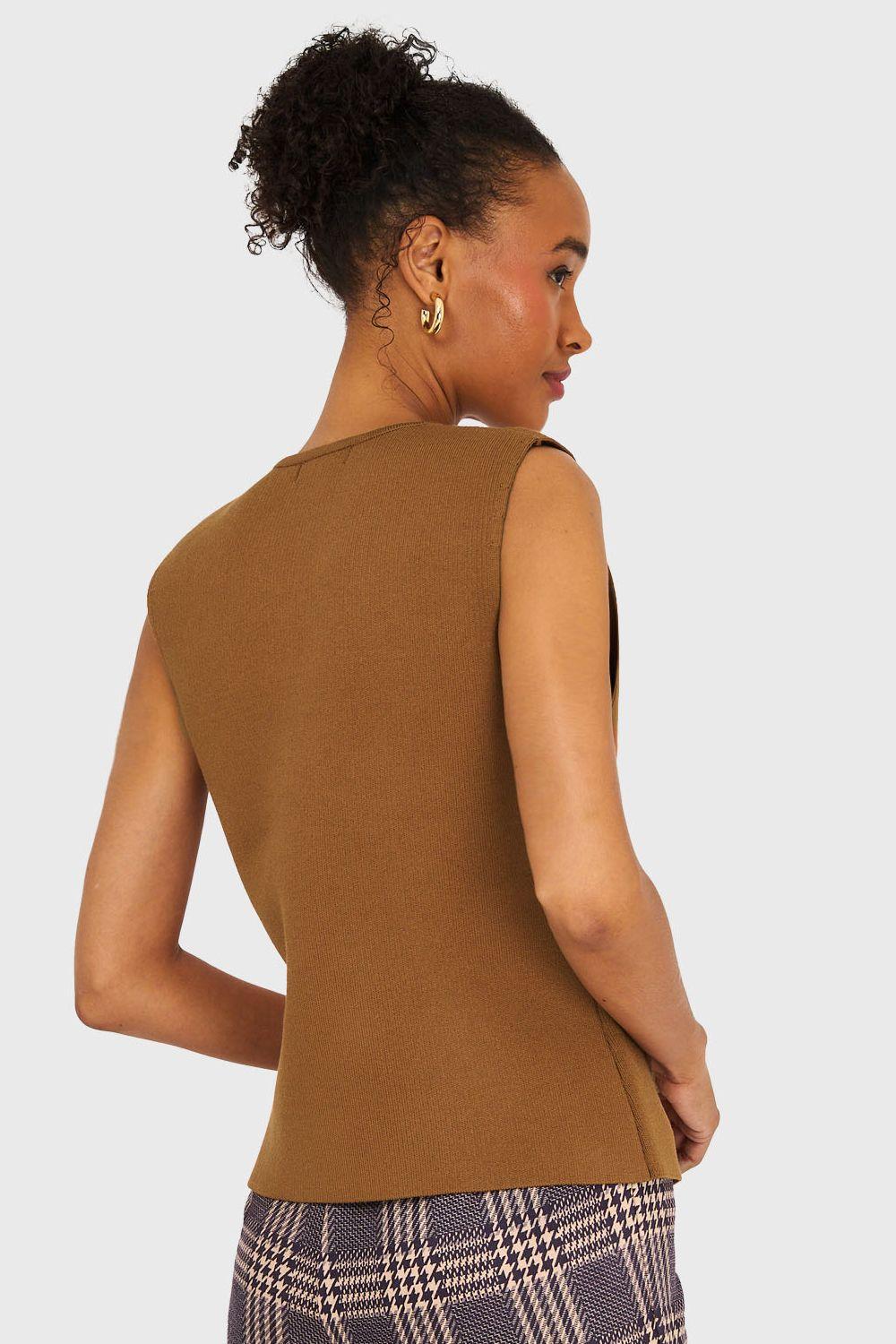 Gilet Básico Hilo Café Nicopoly-3