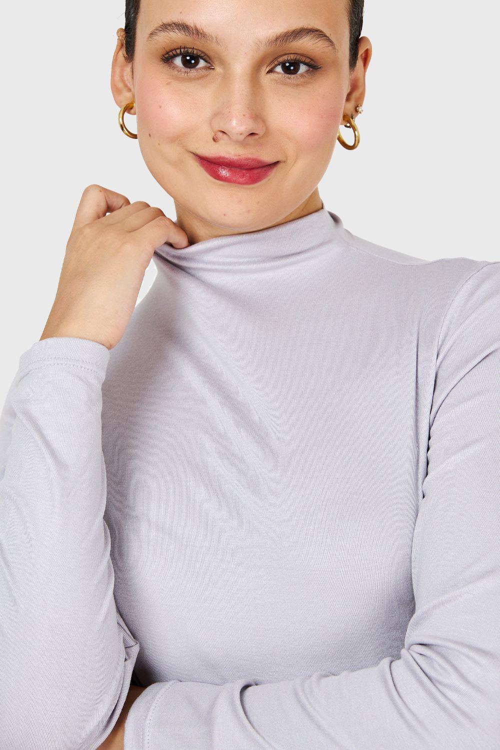 Polera Cuello Alto Gris Nicopoly-5