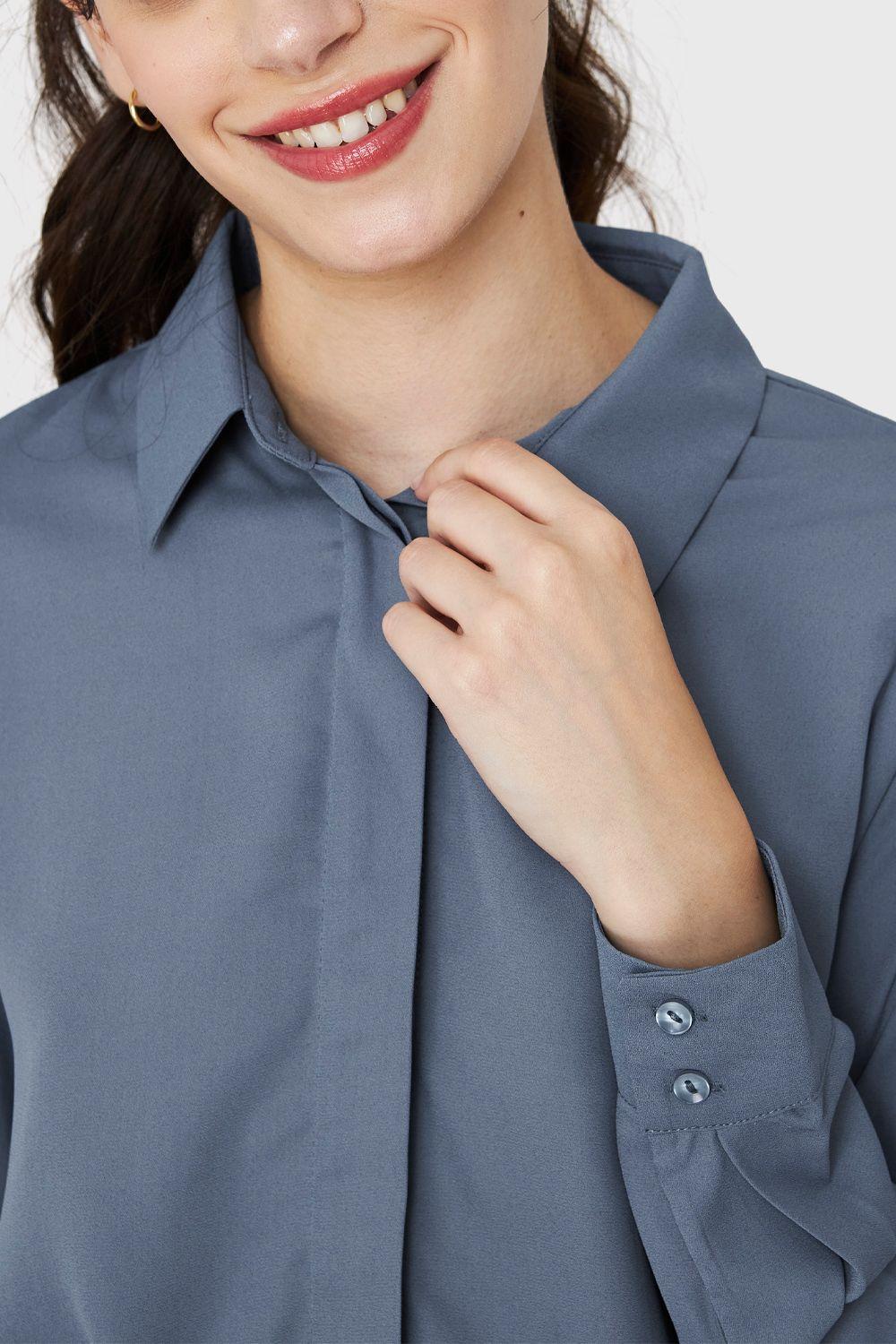 Blusa Básica Botonera Invisible Azul Acero Nicopoly-5