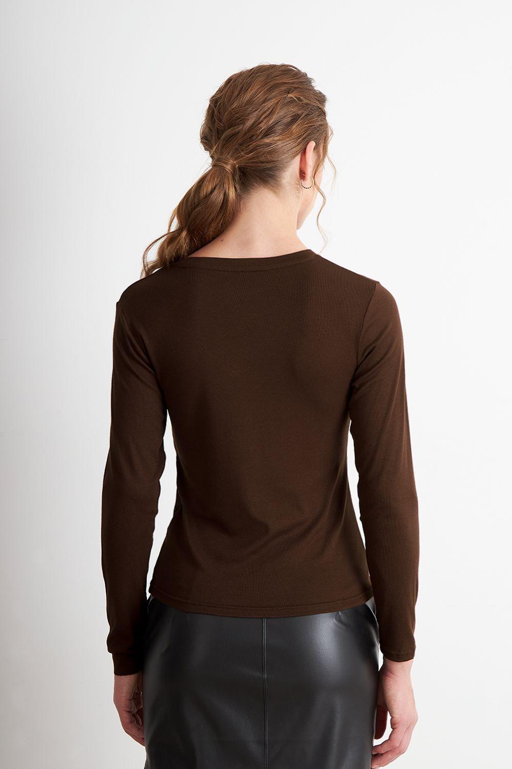 Polera Manga Larga Cuello Redondo Café Nicopoly-3