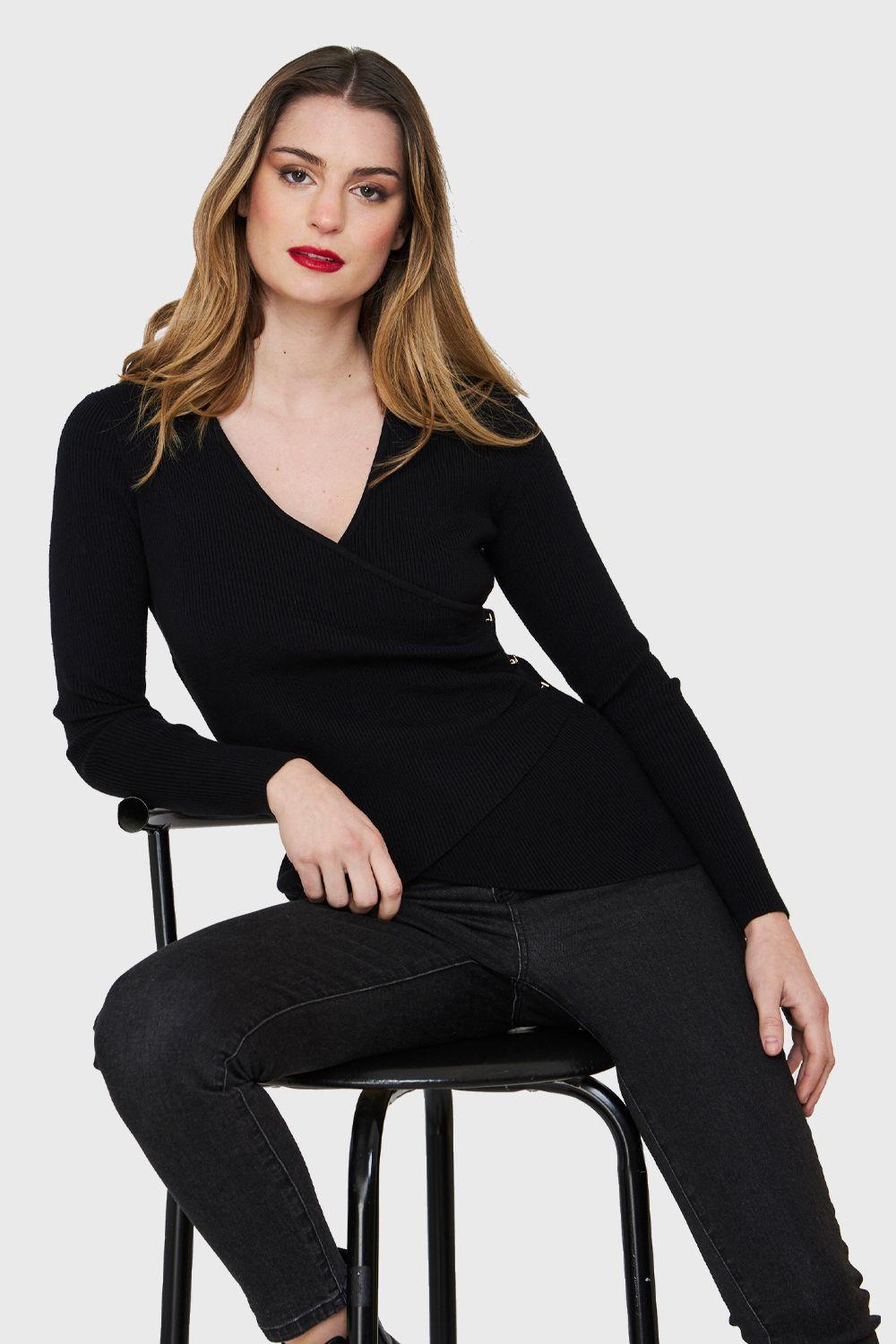 Polera Canalé Botones Decorativos Negro Nicopoly-0