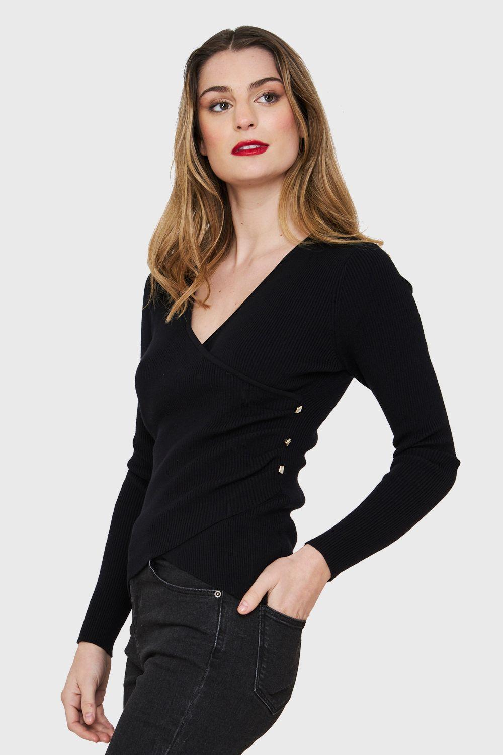 Polera Canalé Botones Decorativos Negro Nicopoly-2