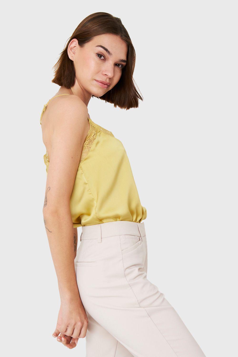 Top Tipo Satín Escote Encaje Amarillo Nicopoly-2