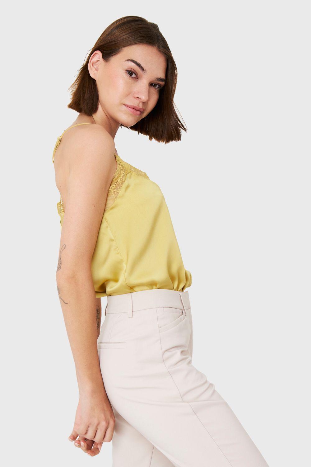 Top Tipo Satín Escote Encaje Amarillo Nicopoly-2
