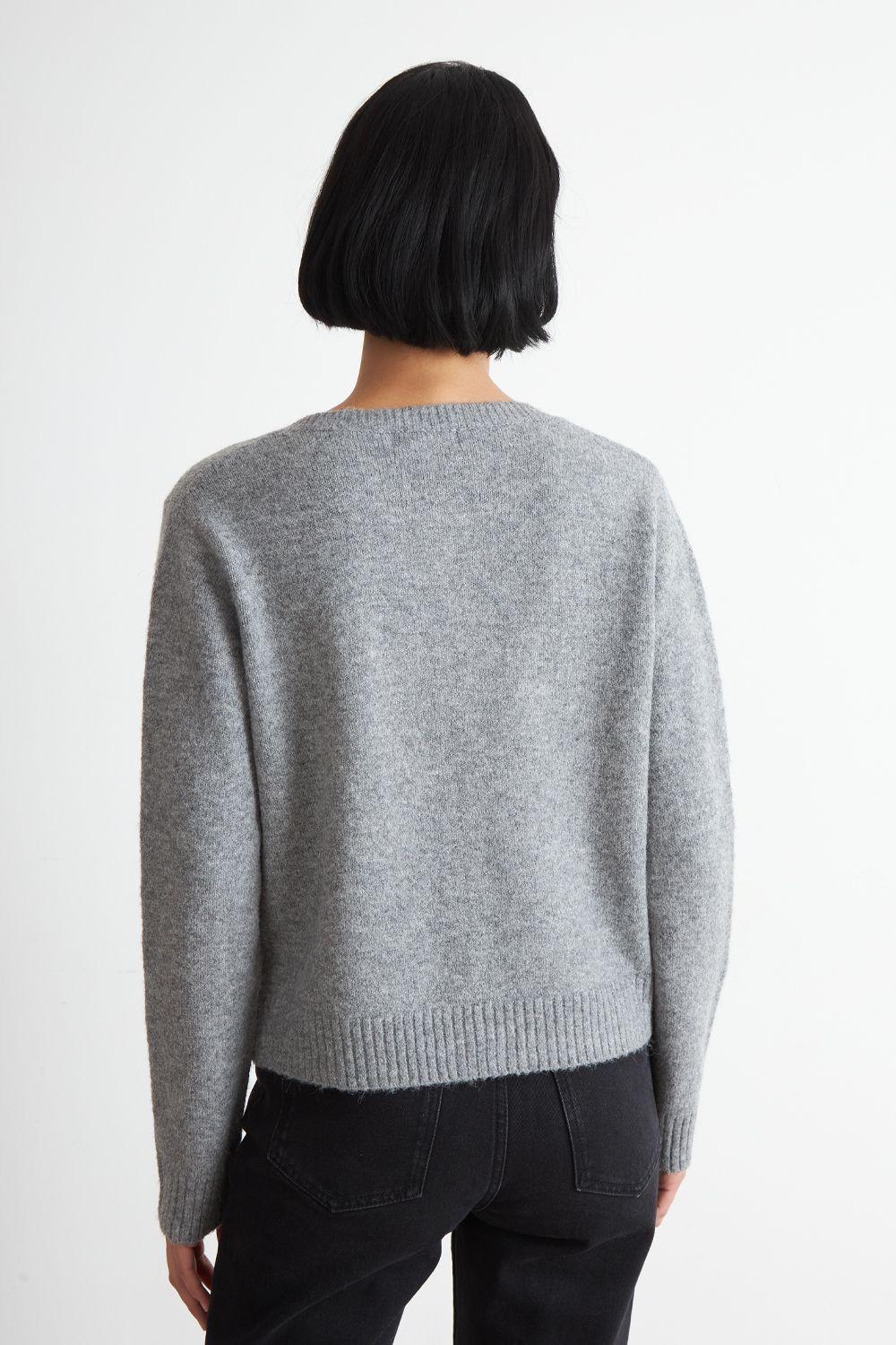 Cárdigan Flores Tejidas Gris Nicopoly-3