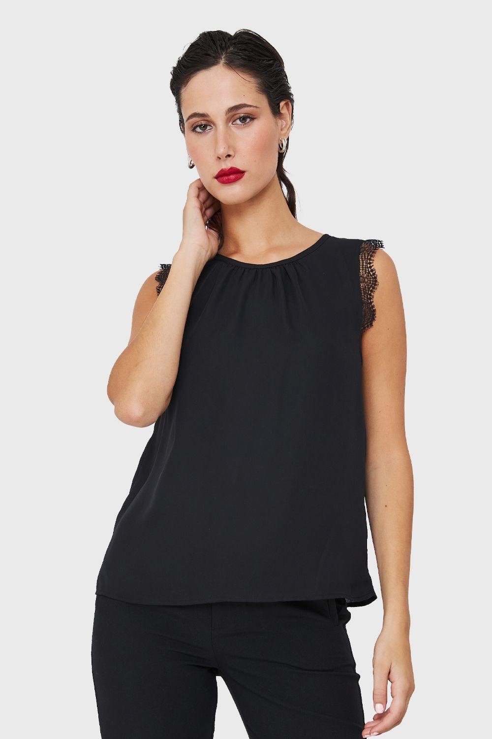 Blusa Encaje Hombros Negro Nicopoly-0