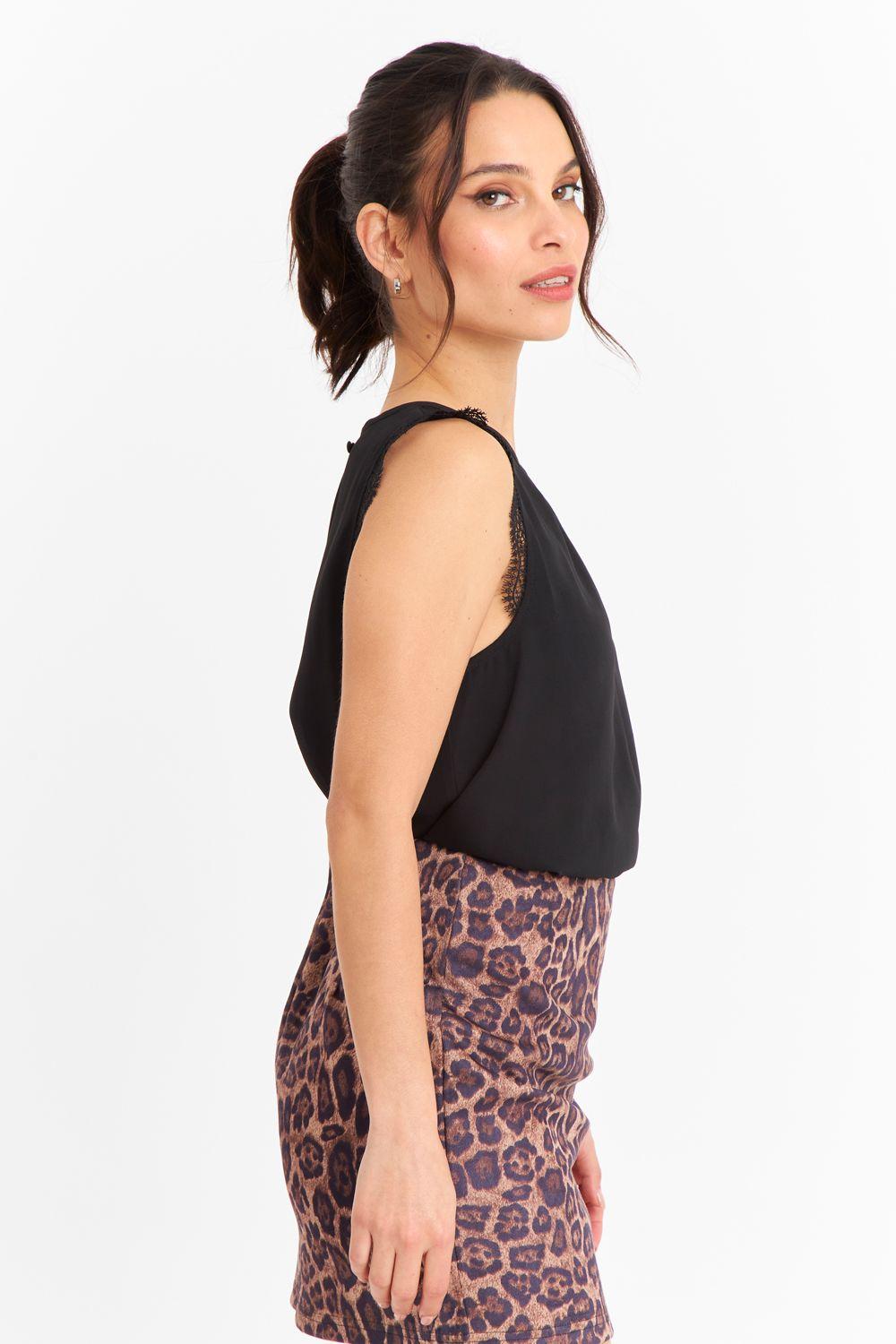 Blusa Encaje Hombros Negro Nicopoly-2