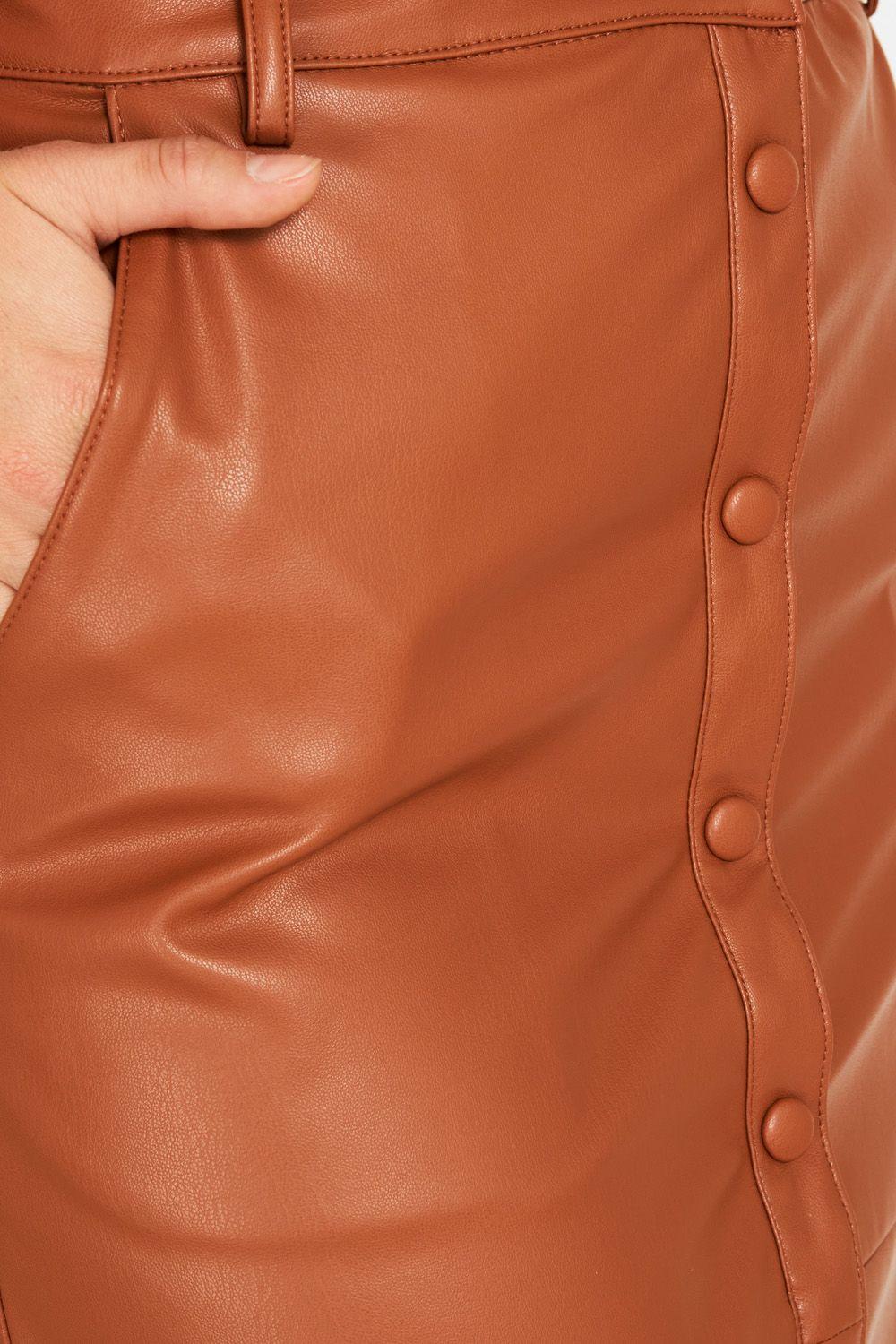 Falda Midi Ecocuero Café Botones Nicopoly-4