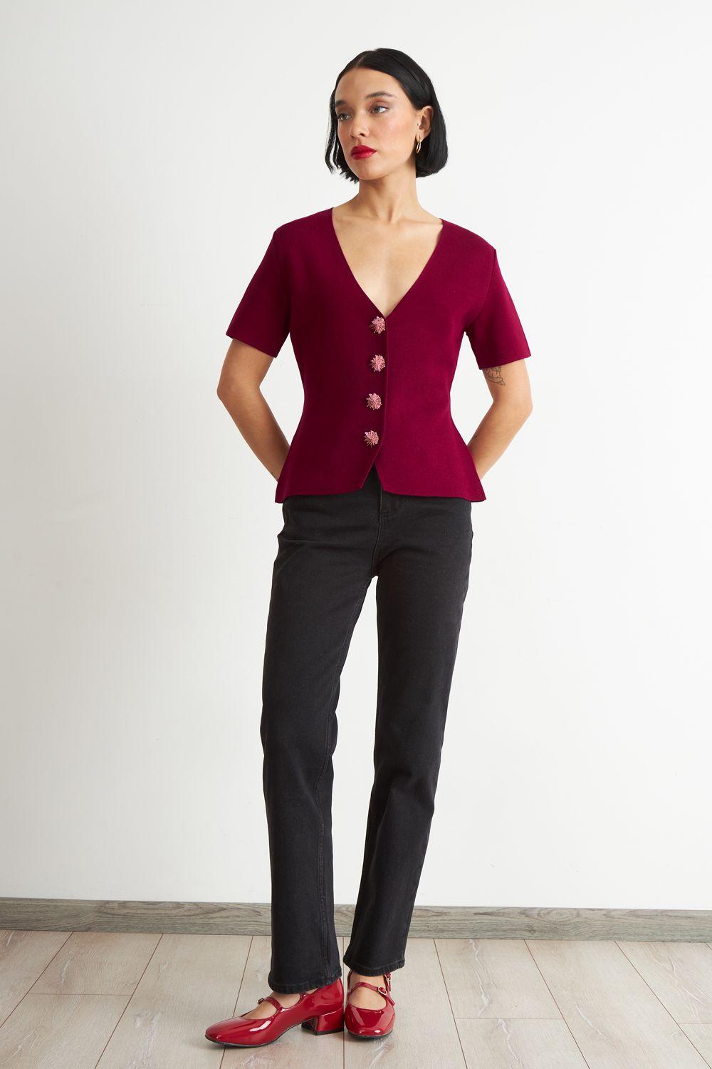 Polera Hilo Cuello V Botones Burdeo	 Nicopoly-1