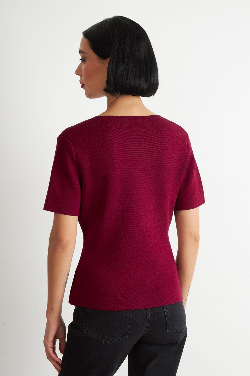 Polera Hilo Cuello V Botones Burdeo	 Nicopoly-3