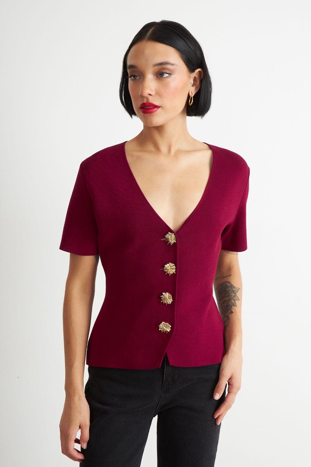 Polera Hilo Cuello V Botones Burdeo	 Nicopoly-4