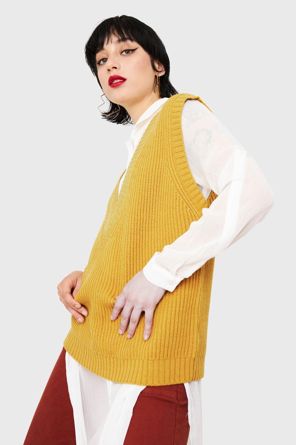 Chaleco Cuello V Oversize Mostaza Nicopoly-4
