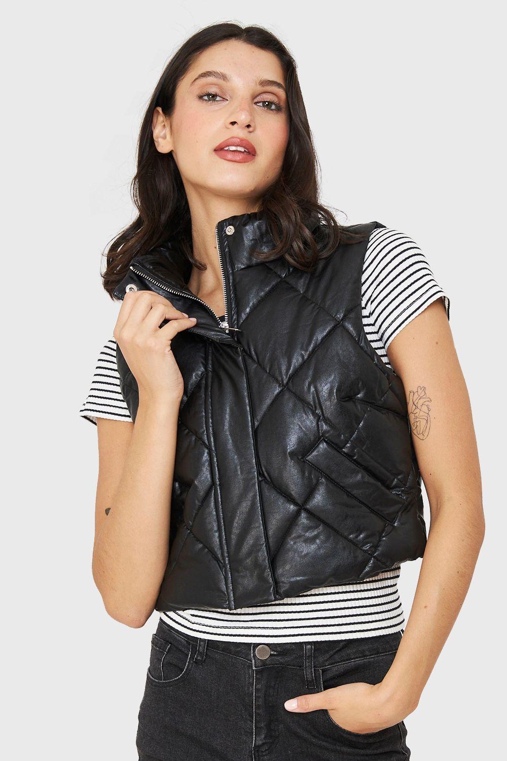 Parka Corta Sin Mangas Tipo Ecocuero Negro Nicopoly-0