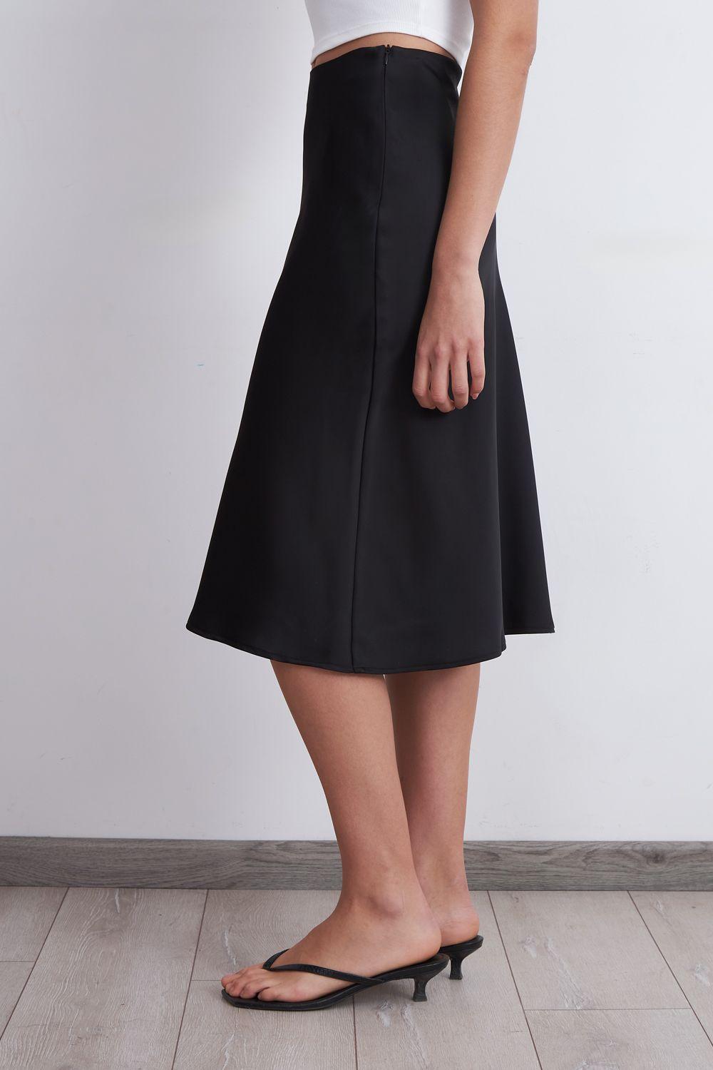 Falda Tipo Satín Negro Nicopoly-2