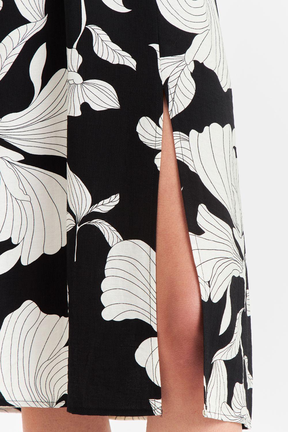 Falda Midi Negra con Flores Blancas Nicopoly-5