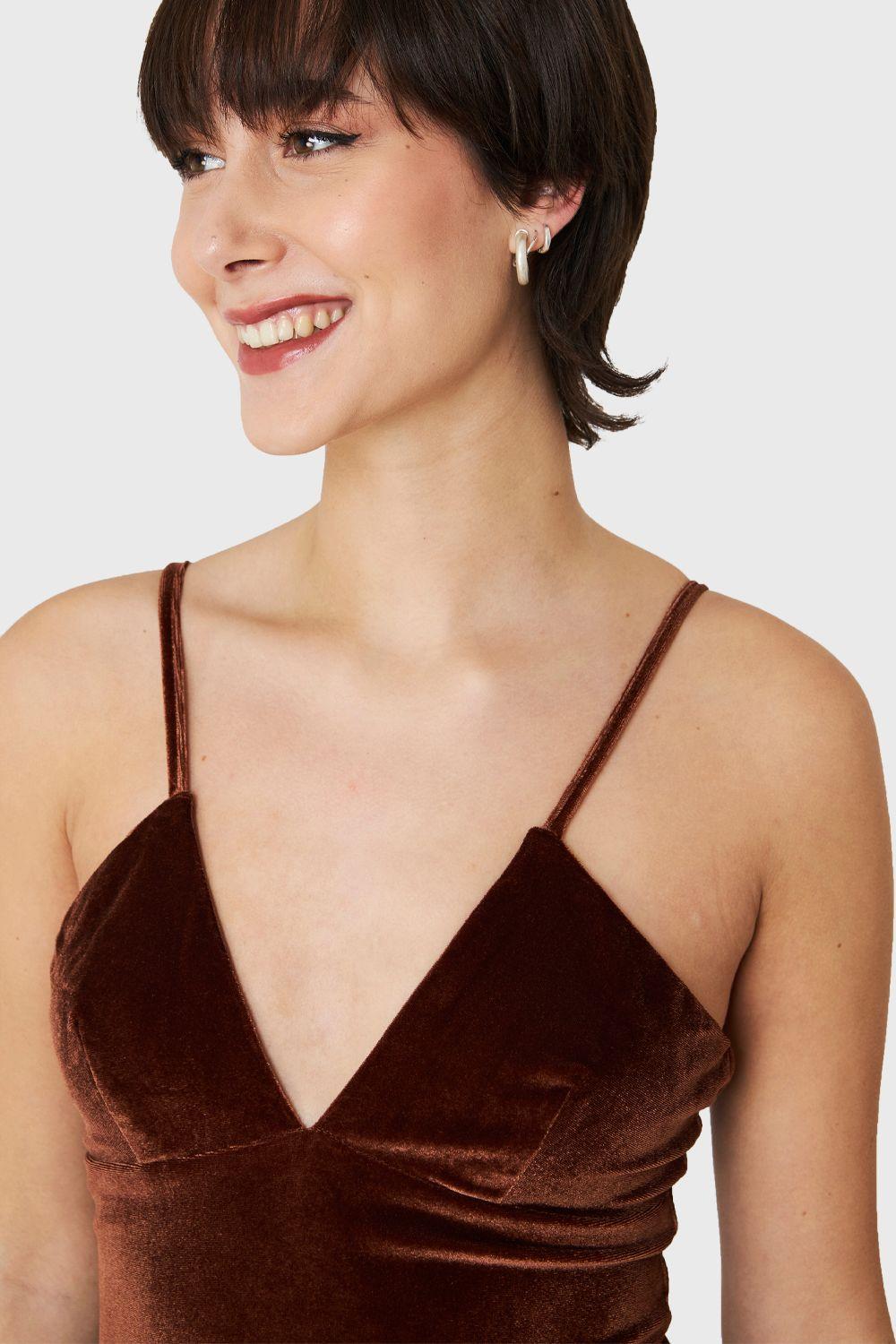 Vestido Plush Midi Café Nicopoly-5