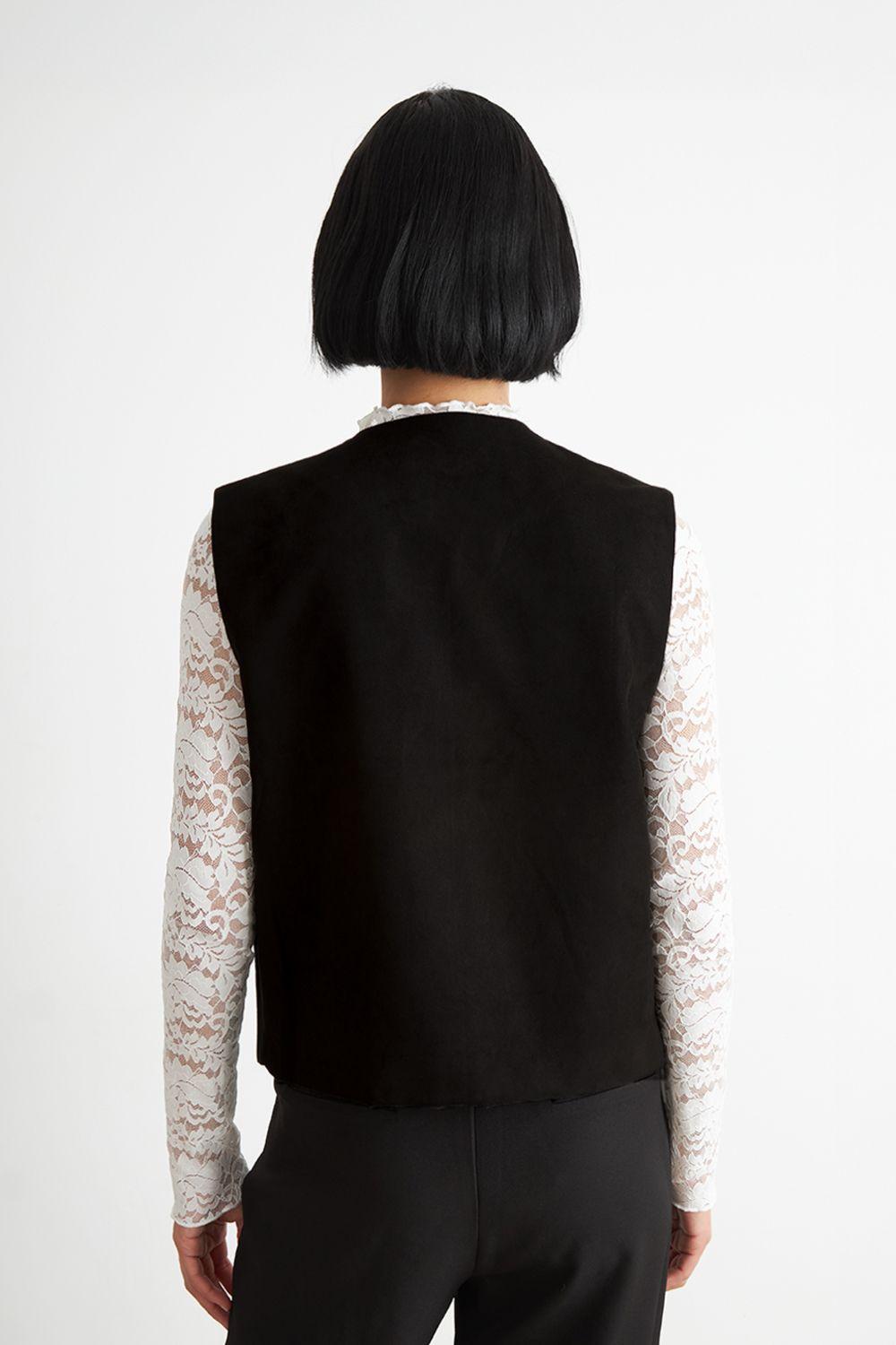 Vest Tipo Gamuza Bordado Negro Nicopoly-3