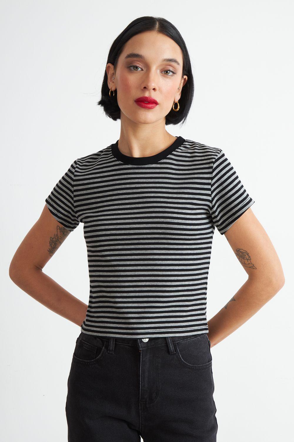 Polera Básica Cuello Redondo Líneas Grafito Nicopoly-4