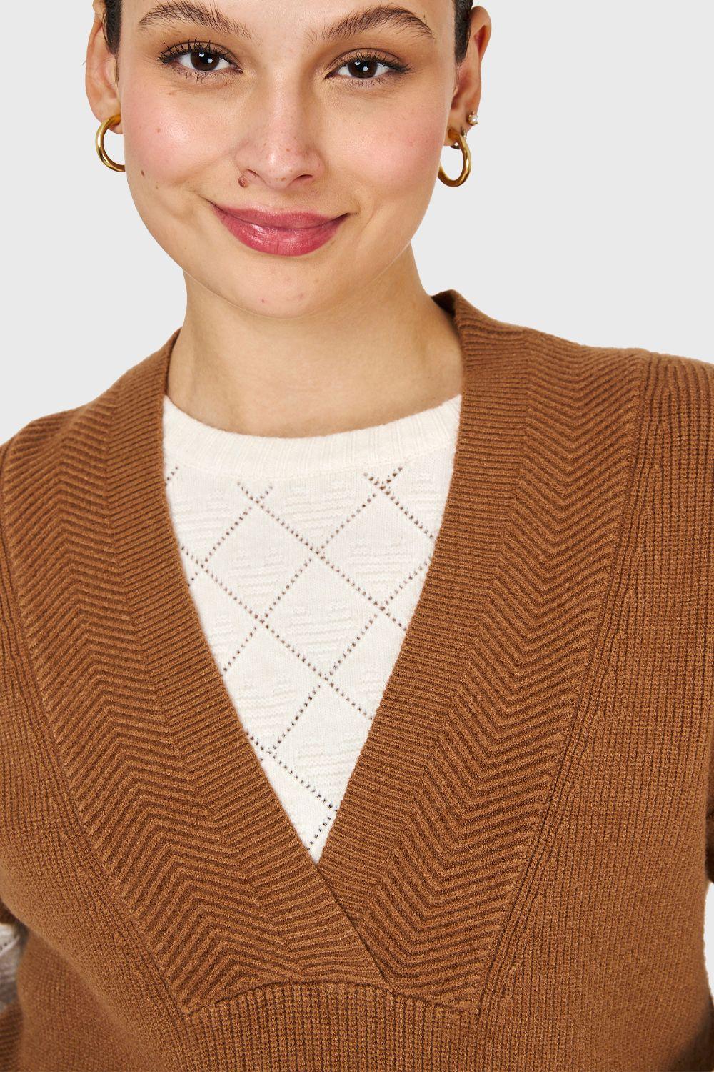 Sweater Escote Profundo Camel Nicopoly-5