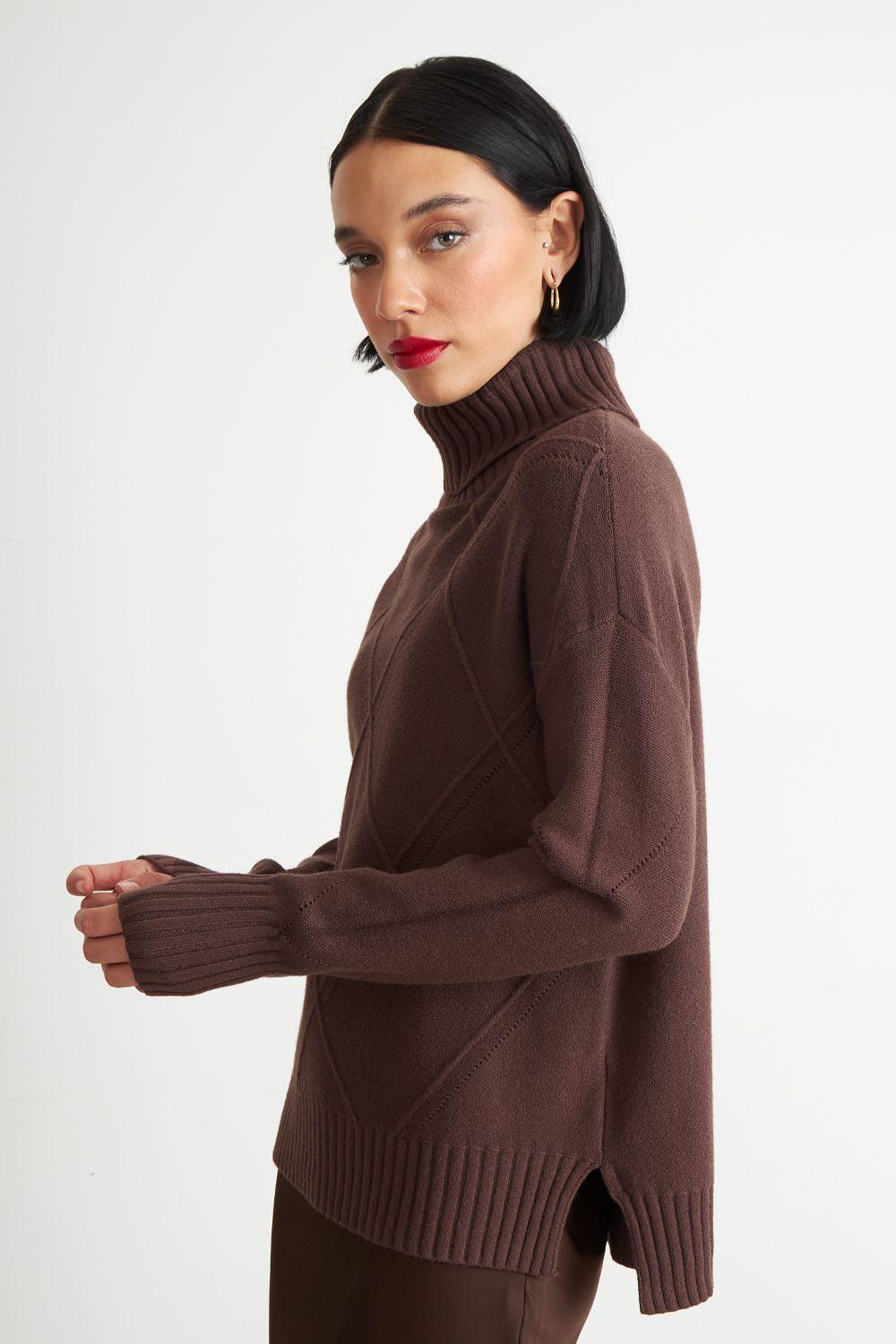 Sweater Cuello Alto Rombos Café Nicopoly-2