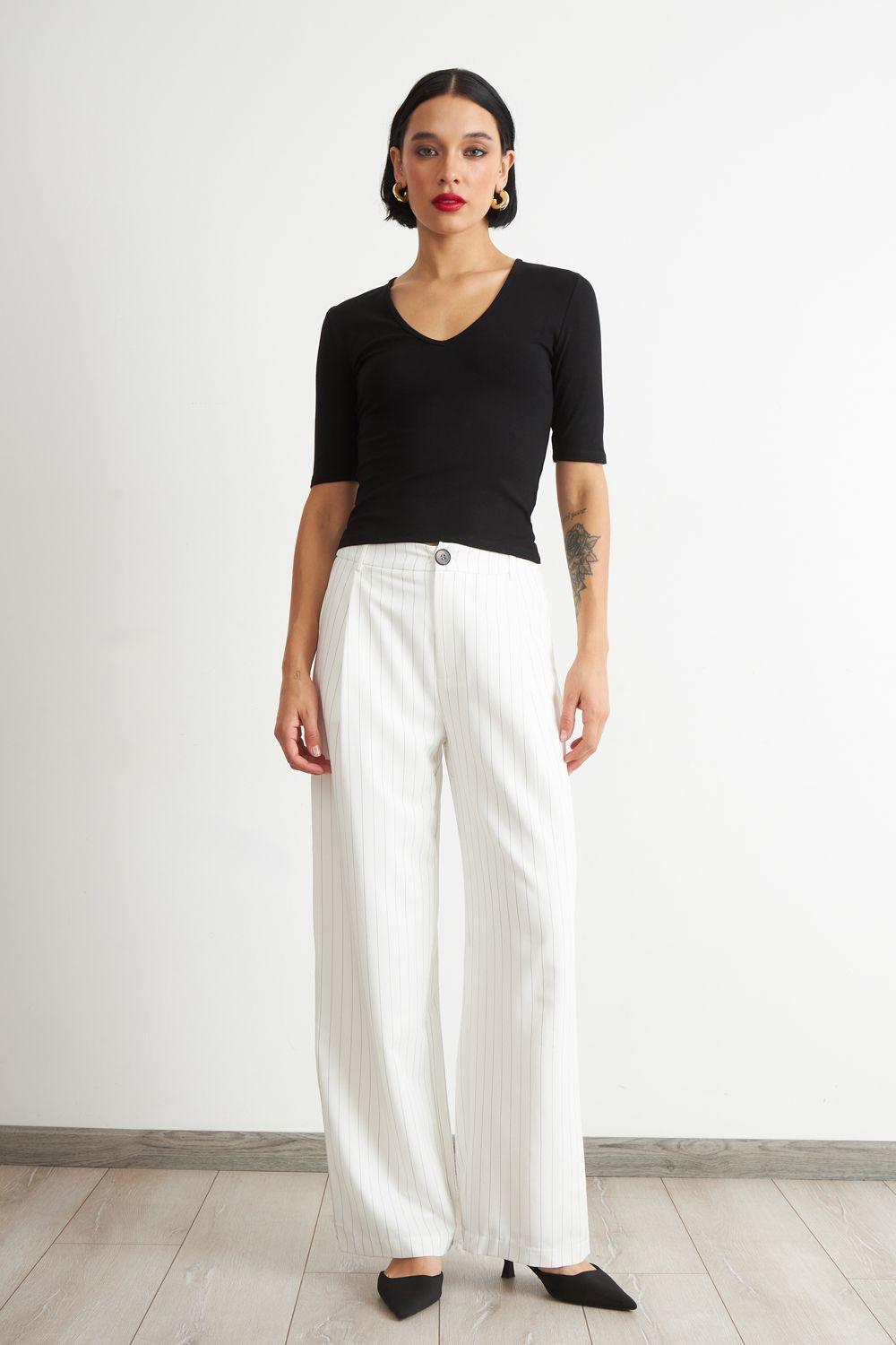 Polera Manga Corta Cuello Tipo U Negro Nicopoly-1