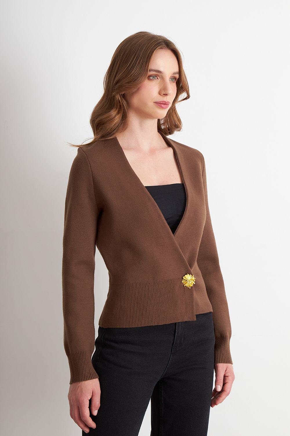 Cárdigan Cruzado con Botón Dorado Café Nicopoly-2