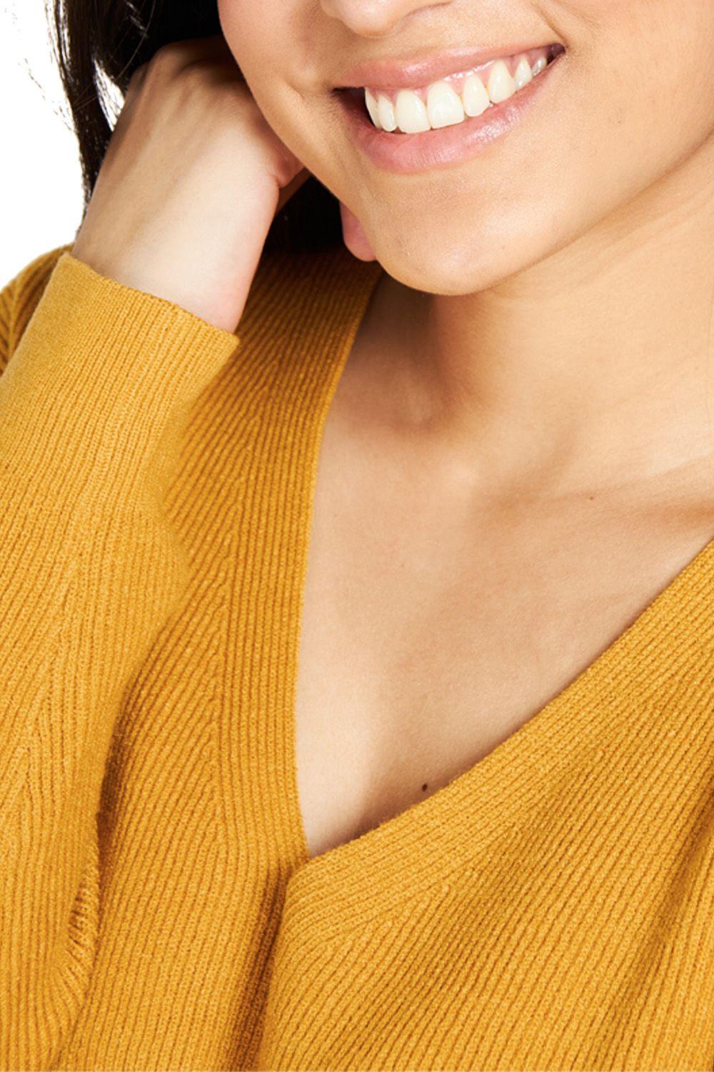 Sweater Cuello V Mostaza Nicopoly-4
