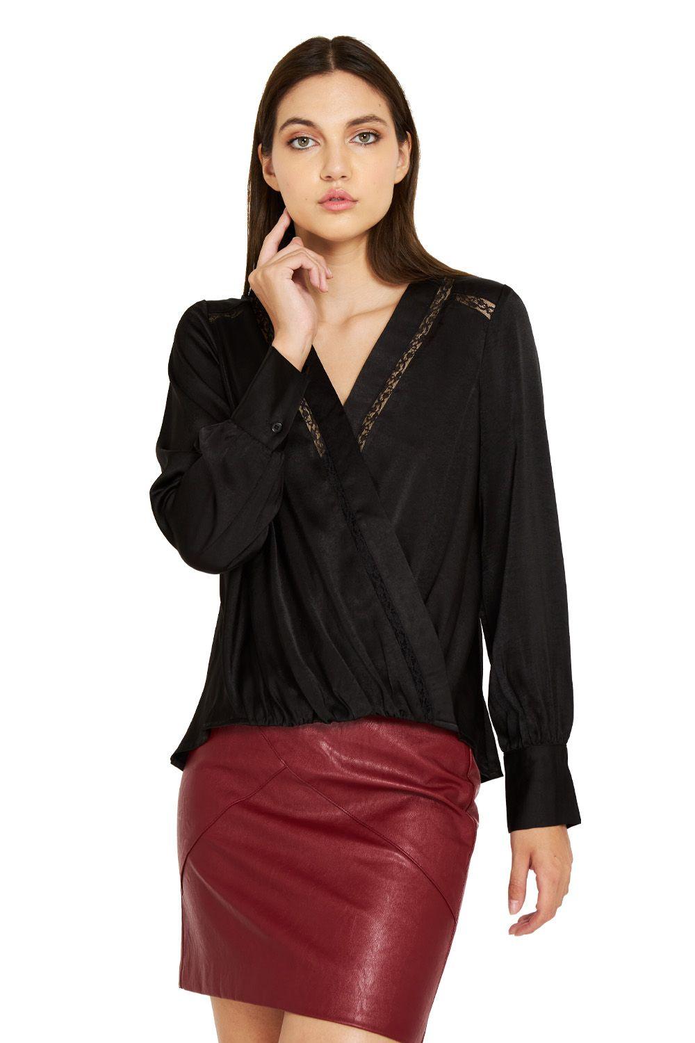 Blusa Detalles Encaje Negro Nicopoly-0