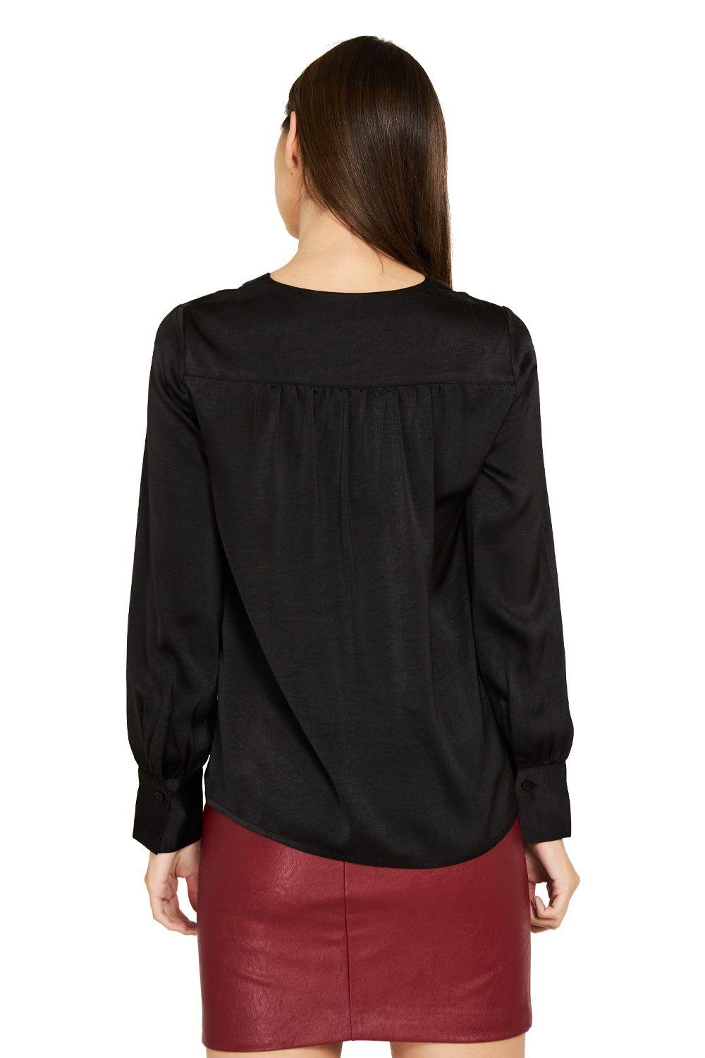 Blusa Detalles Encaje Negro Nicopoly-3
