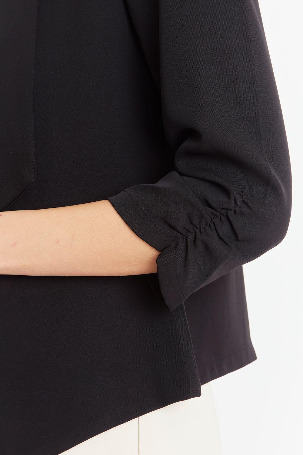 Blazer Manga Detalle Drapeado Negro Nicopoly-5