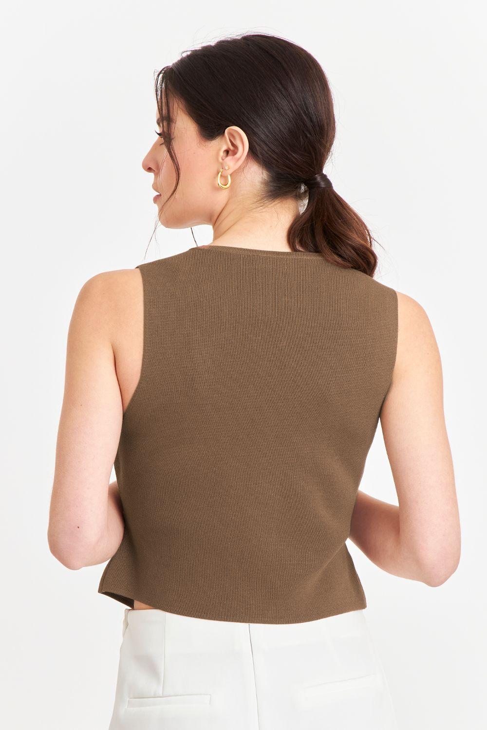 Gilet con Drapeado Lateral Café-3