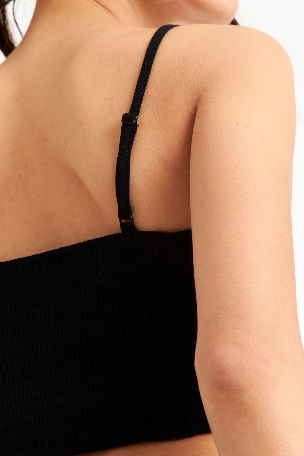 Crop Top Espalda Elasticada Negra Nicopoly-5