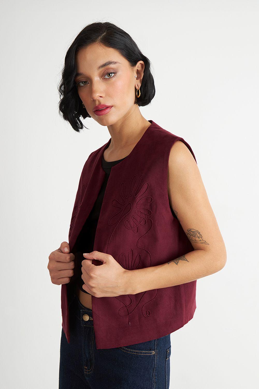 Vest Tipo Gamuza Bordado Burdeo Nicopoly-2