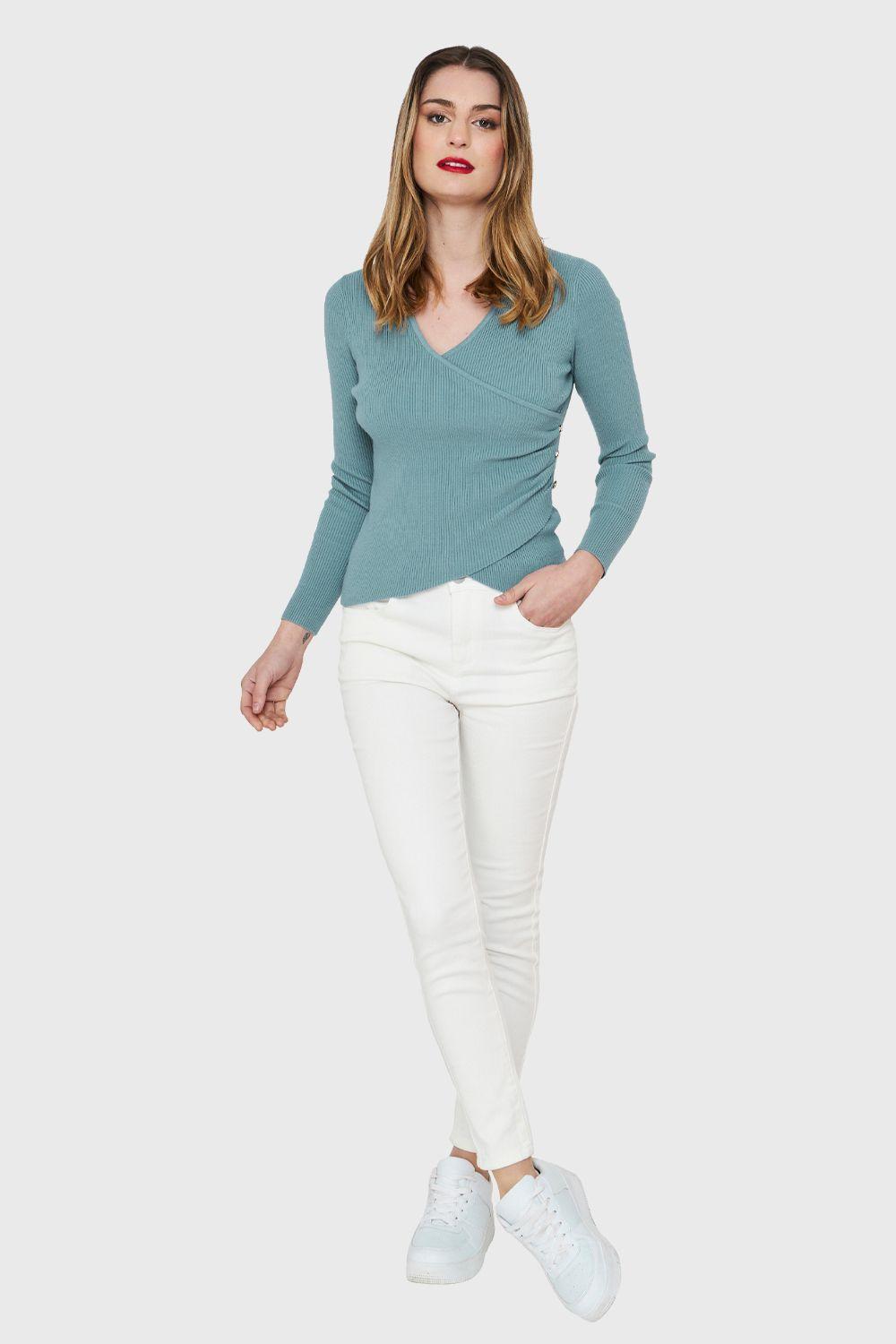 Polera Canalé Botones Decorativos Celeste Nicopoly-1