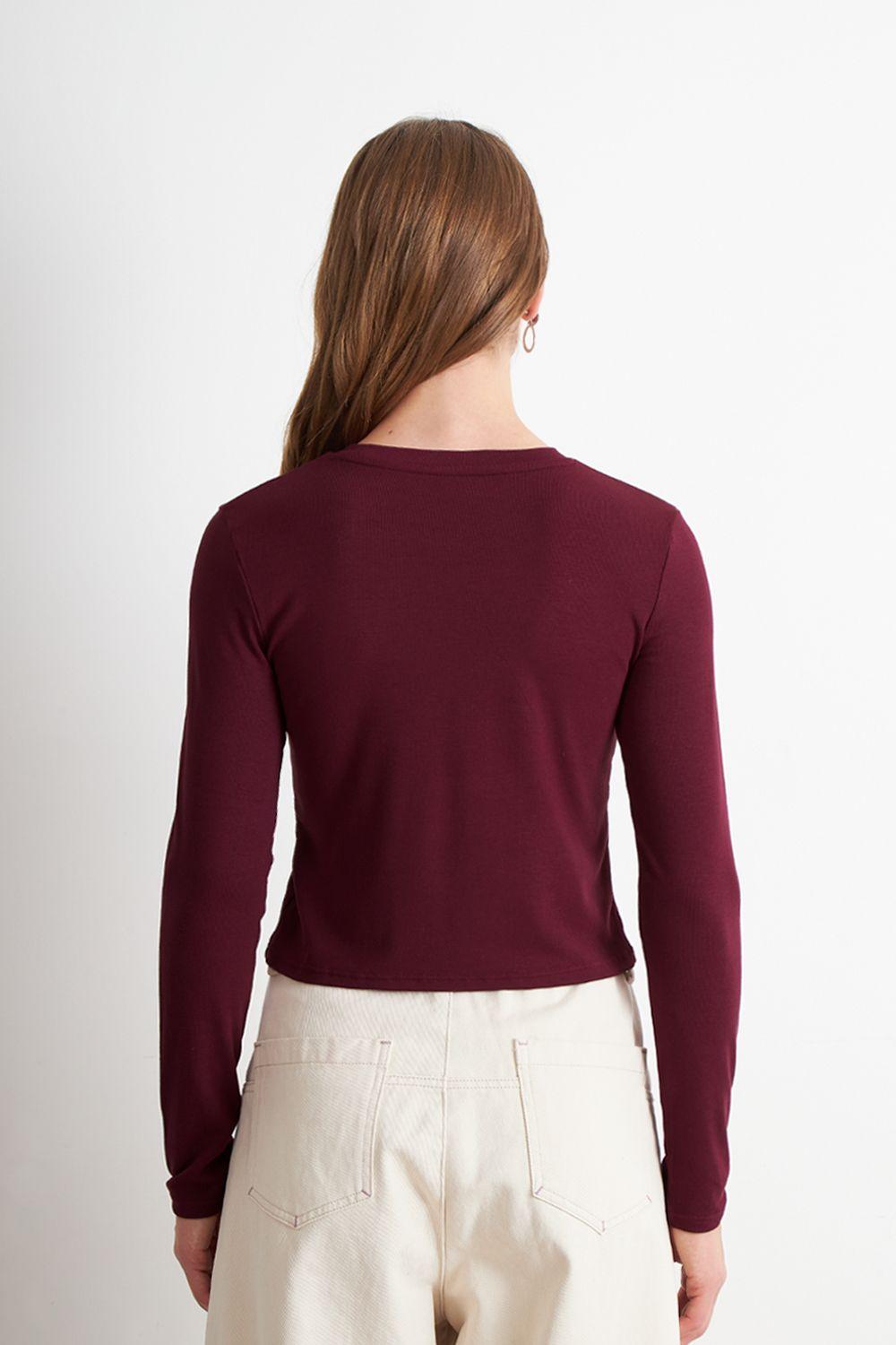 Polera Manga Larga Crop Burdeo Nicopoly-3