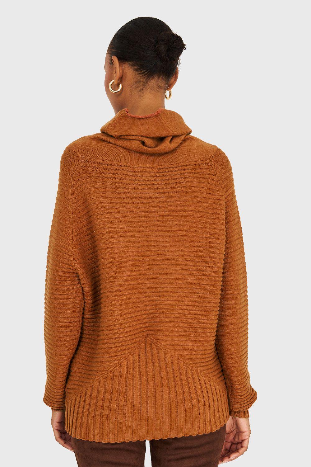 Sweater Canalé Cuello Tortuga Camel Nicopoly-3