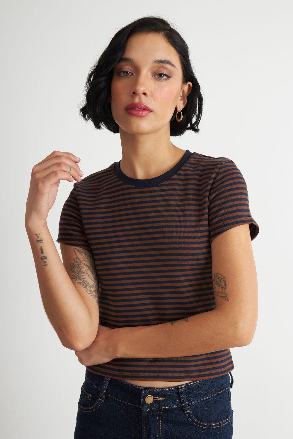 Polera Básica Cuello Redondo Líneas Café Nicopoly-0