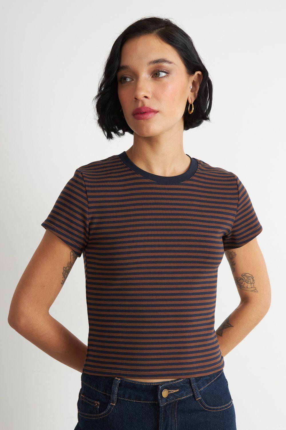 Polera Básica Cuello Redondo Líneas Café Nicopoly-4